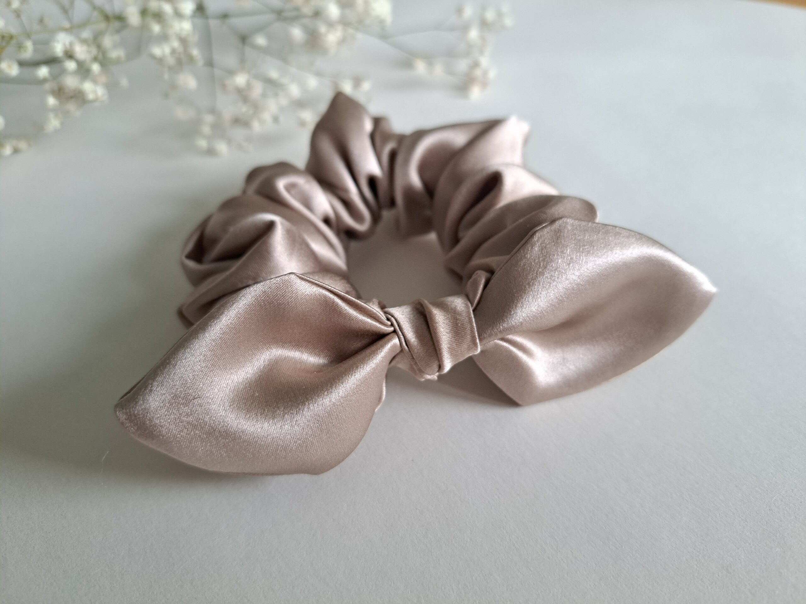 TalvEst siidist juuksekumm (scrunchie/patsikumm) cappuccino M lipsuga