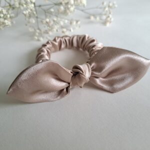 TalvEst siidist juuksekumm (scrunchie/patsikumm) cappuccino S lipsuga