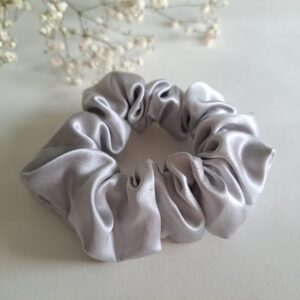TalvEst siidist juuksekumm (scrunchie/patsikumm) hõbehall S