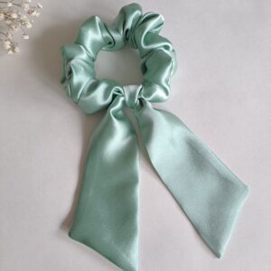 TalvEst siidist juuksekumm (scrunchie/patsikumm) mündiroheline M lehviga