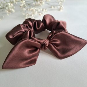 TalvEst siidist juuksekumm (scrunchie/patsikumm) pruun M lipsuga